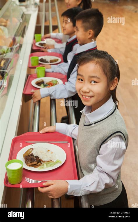 School Cafeteria Line Waiting Hi Res Stock Photography And Images Alamy