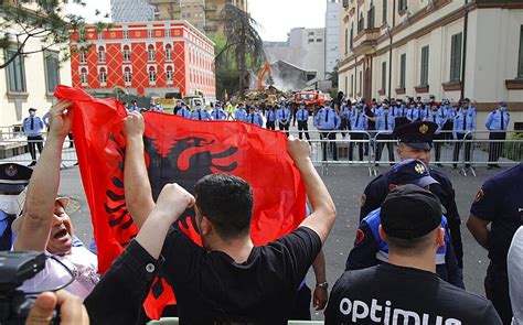 At the time of writing, portugal does not carry out any checks at its land borders and does the president of the portuguese republic has decided not to renew the state of emergency that was. Albania, Kosovo, Portugal and Slovakia Lift Some COVID-19 ...