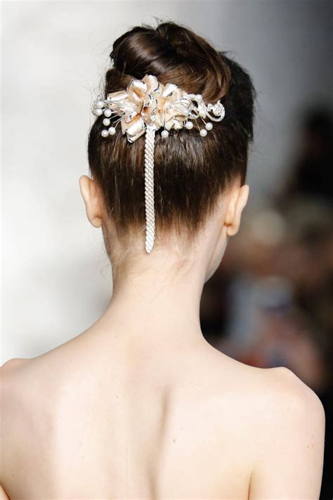 15 Wedding Hair Accessories You Need To Enhance Your Look