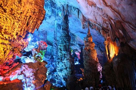 Пещера Камышовой Флейты нерукотворный подземный музей Китай Terra Z