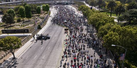 ‘free Palestine Demonstrators Block Traffic In Los Angeles Long Live