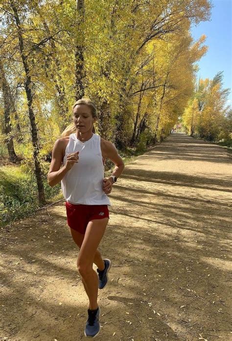@newbalance @nuunhydration @livemomentous @corosglobal @elkrun5k elkrun5k.com. Emma Coburn running - Hot Athlete Babes