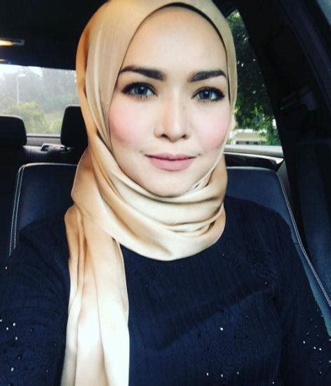 Kenagan bersama isteri yg ke sayang pi tengok bolapic.twitter.com/pl46s2qj9v. Wow Isteri Lan Pet-Pet Yang Jelita, Cantik Persis Anak ...