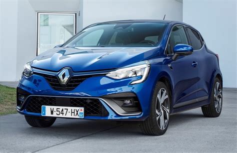 The New Generation Renault Clio Won The 2020 Car Of The Year Car Division