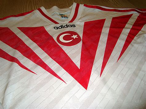 A milli futbol takımı ile ilgili son dakika spor haberlerini, son daki̇ka gelişmelerini, a milli futbol takımı'nın fikstürü ve puan durumunu öğrenmek için fotomaç milli takım sayfasını ziyaret edin. YILDIRIM YILDIRIMÖZ ARŞİVİ ve FORMA KOLEKSİYONU: Türkiye ...