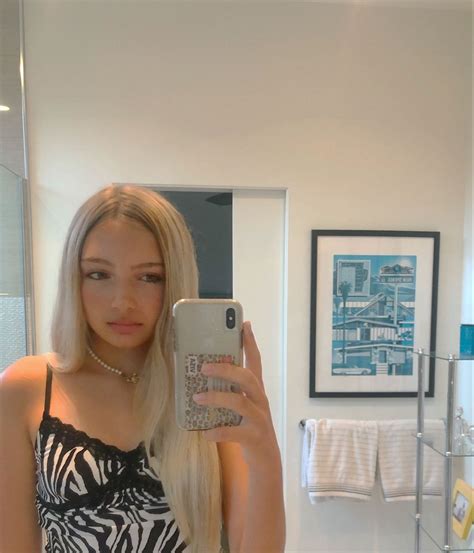 Mirror Selfie Blonde Girl Girl Mirror Selfie