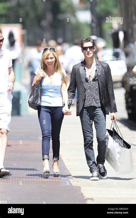 Janes Addiction Frontman Perry Farrell And His Wife Etty Lau Farrell Go Shopping In New York