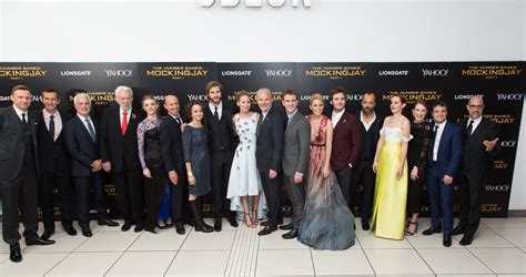 The Cast Of Mockingjay Part 1 Confusions And Connections