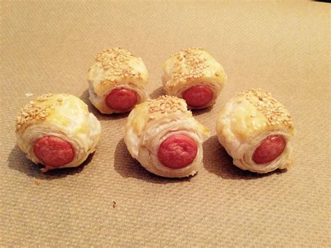 Würstchen im Schlafrock Rezept mit Bild