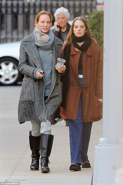 Uma Thurman Steps Out With Daughter Maya Hawke Daily Mail Online