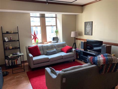 Need some help arranging furniture in my small living room : malelivingspace
