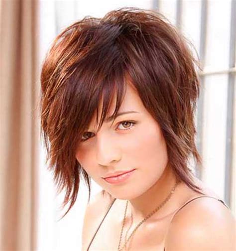 17 Incredible Short Hairstyles For Round Faces Hairstylesco