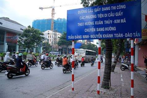 Maybe you would like to learn more about one of these? Cấm ô tô đường Xuân Thủy, Cầu Giấy chưa thể làm ngay
