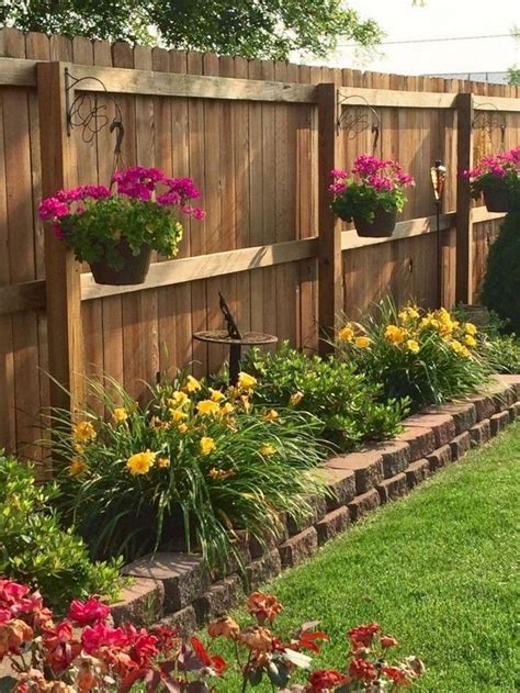 In diane's contest entry, she pleaded for help in making a retreat out of her front yard. 50 Cool Small Backyard Decorating Ideas #smallbackyardideas #backyarddecorations… in 2020 ...