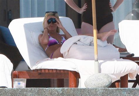 Ashley Tisdale Showing Off Her Bikini Bod In Mexico 4 Ashley Tisdale Photo 9759521 Fanpop