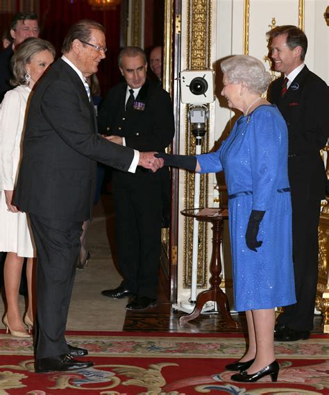 Gallery Kate Middleton And Queen Elizabeth Ii Host Dramatic Arts Reception At Buckingham Palace