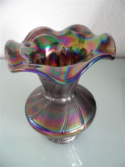 Zij laten de weg van het glas zien vanaf de vurig vloeibare massa tot en met het kostbare eindproduct. Glas Vase Joska Waldglashütte Silberberg-Kristall ...