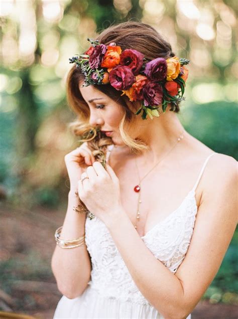46 Romantic Wedding Hairstyles With Flower Crown Diy