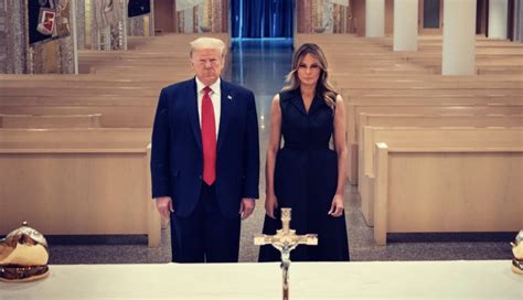 Body Language Expert Says Creepy Photo Of The Trumps At Shrine Reveals