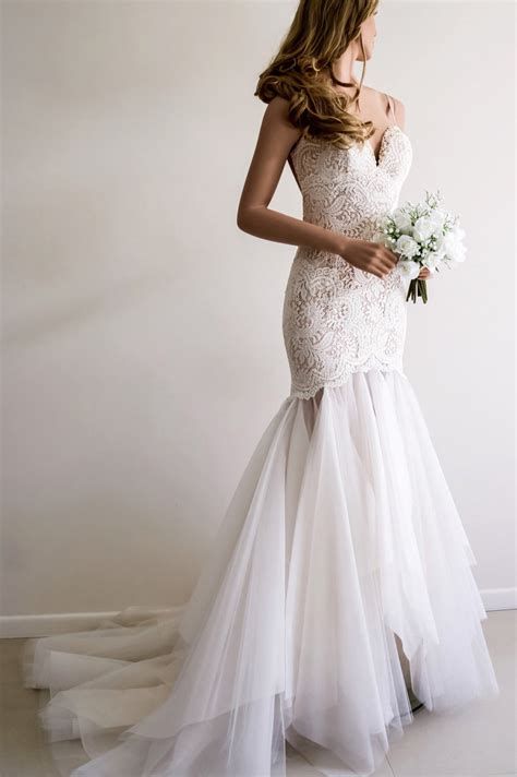 wedding-dresses-for-hourglass-shaped-brides-southbound-bride