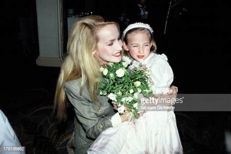 Jerry Hall And Daughters Photos And Premium High Res Pictures Getty Images