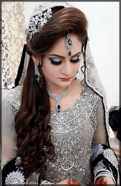 Pakistani Bridal Lehenga Mehndi Dresses For Girls 2020 Pin By Zai