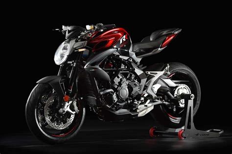 Billing yourself as a boutique manufacturer of motorcycle art invites intense scrutiny and whether fair or unfair, a cosmetic blemish or performance. 2017 MV Agusta Brutale 800 RR - The Bike We Asked For