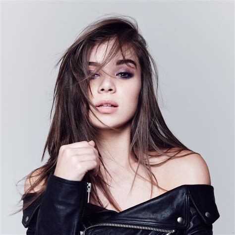 Hailee Steinfeld Movies And Shows Apple Tv