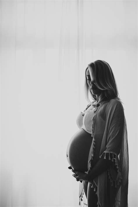 Montreal Maternity Photographer Betsy Michelle Little Photography