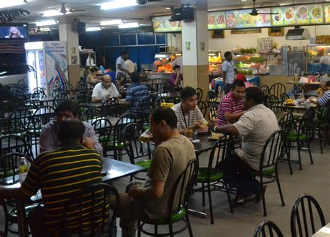 Kedai mamak musa grocery shop. Mamak Restaurants and Muslim Indian Food Culture (Malaysia)