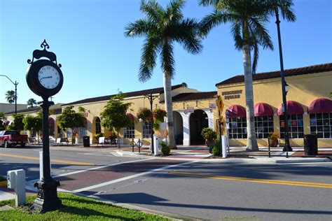 Explore Downtown - Visit Venice FL