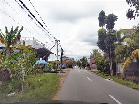Alasan salah satu rumah adat kalimantan barat dari suku dayak kanayatn ini dinamakan demikian, karena berasal dari panjang bangunan yang mencapai sekitar 138 meter. Rumah Karya Baru, Pontianak, Kalimantan Barat ...