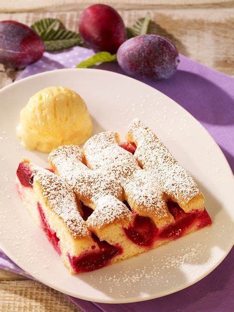 Dieser saftige pfirsich buttermilch kuchen vom blech schmeckt absolut köstlich. Schneller Pflaumenkuchen vom Blech | Rezept | Kuchen ...