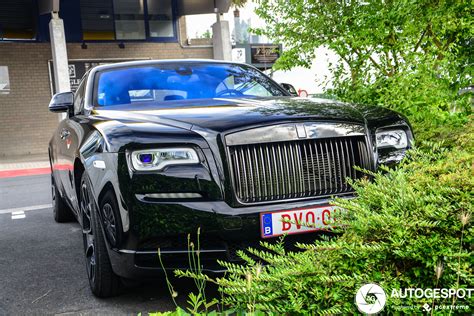 This black badge variant comes with an engine putting out and of max power and max torque respectively. Rolls-Royce Wraith Black Badge - 11 april 2020 - Autogespot