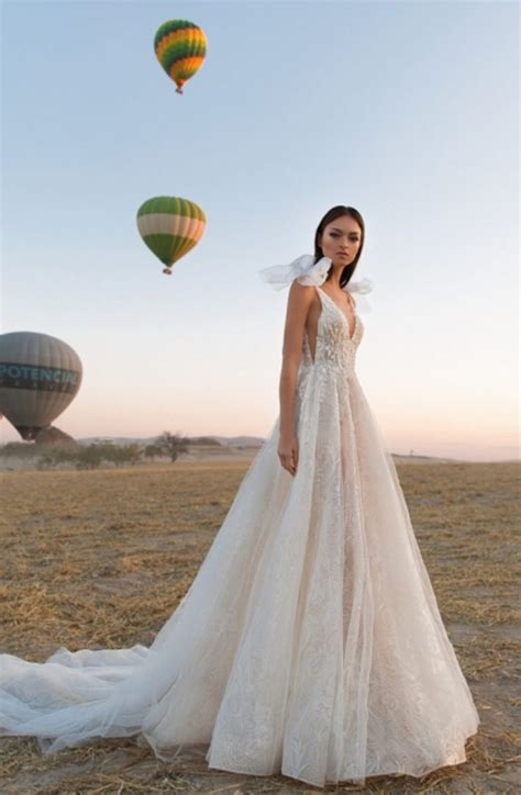 The bodice has sweetheart neckline and a romantic corset closure in the back. Eva Lendel - Romantic & Feminine in 2020 | Wedding dresses ...