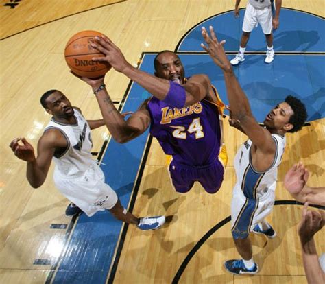 籃網總教練奈許（steve nash）確認，哈登（james harden）因右腿筋傷勢，將繼續缺戰第4場。 現階段，哈登繼續處於康復階段，他何時復出並沒有一個明確的時間表。 奈許在談及哈登的康復進度時表示：「他的進展都非常順利。 」籃網組建三巨頭後. NBA視頻 洛杉磯湖人vs新澤西籃網 103-89 NBA常规赛2010-2011 12-14-2010