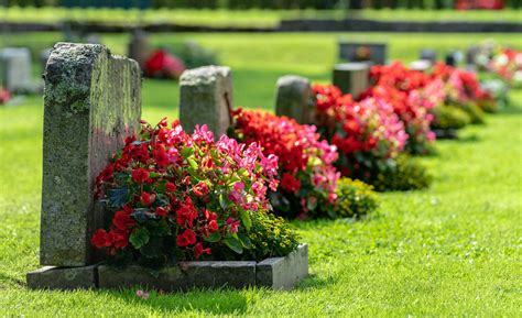Diy Guide And Tips For Decorating The Grave Of A Loved One