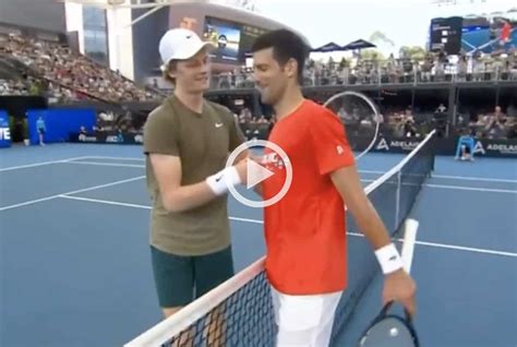 Un problema ad un piede costa il ritiro a jannik sinner. Djokovic batte Sinner in un set ad Adelaide: gli ...