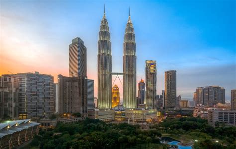Petronas Towers The Worlds Tallest Twin Towers By César Pelli Archute