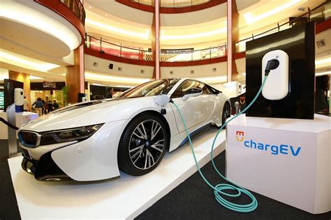Ev charging station for consumers. BMW i8 Drivers Will Get EV Charging Station Network Via ...