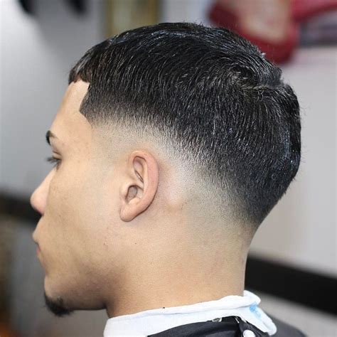 Mid fade undercuts are great for visually elongating your face with still having a neat and precise haircut. Corte Taper Fade Bajo | FormatoAPA.com: Reglas y Normas APA