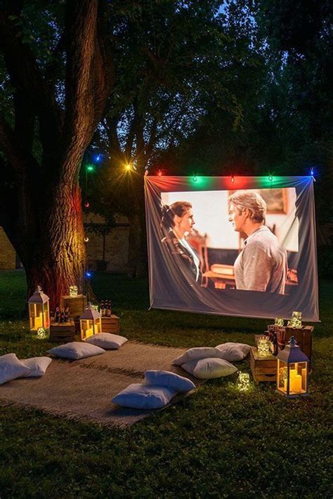 25 Easy Diy Backyard Movie Night For Outdoor Summer Time
