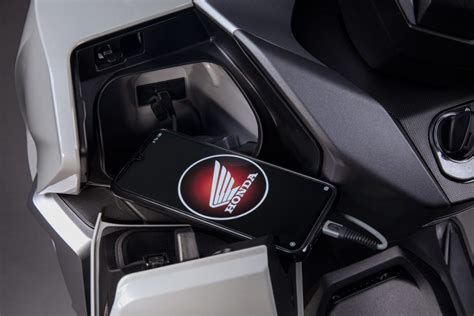 For almost half a century, honda has been committed to making transportation powerful, dependable, sophisticated, and, above all else, fun. Nova Honda Forza 350 chega à Europa; scooter também deve ...
