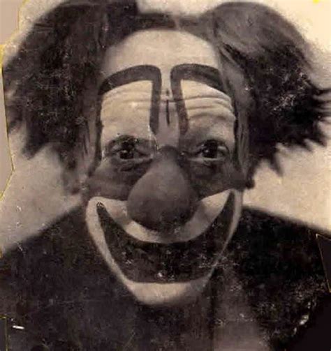 38 Ridiculously Creepy Old School Clowns Creepy Clown Scary Clowns
