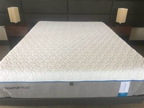 A base layer, a support they're constructed out of premium foam, which is designed to keep sleepers cool all night long. DreamCloud Premier Vs Tempur-Pedic - Which Should You ...