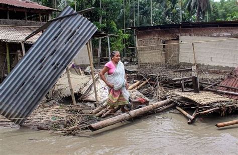 Assam Floods Death Toll Rises To 11 26 Lakh People Affected In 28 Districts The New Indian