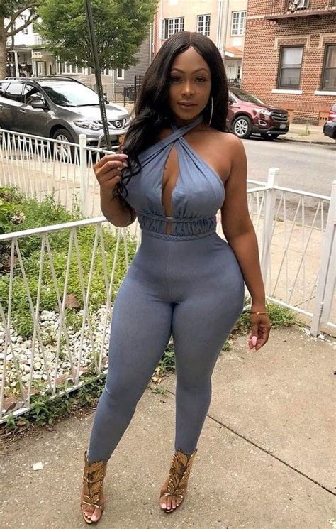 swerving without a license black girls curvy women hourglass figure fashion dame belle