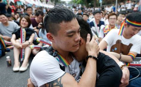 Same Sex Marriage Taiwan Becomes First In Asia To Allow Gay Marriage News Nation English