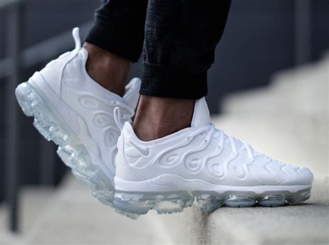 나이키 베이퍼맥스 플러스 화이트 퓨어 플레티넘 오피셜 이미지 공개 및 발매 Nike Vapormax Plus