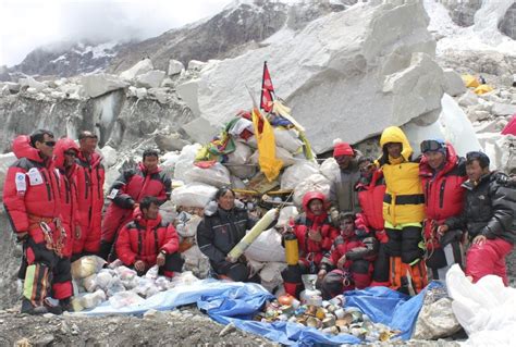 Mount Everest Turning Into Worlds Highest Garbage Dump Omg Nepal